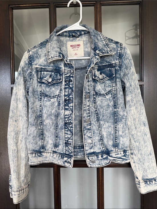 Mossimo Supply Co. Jackets & Blazers - Mossimo Supply Co. Light Acid Wash Denim Jacket - Blue & White